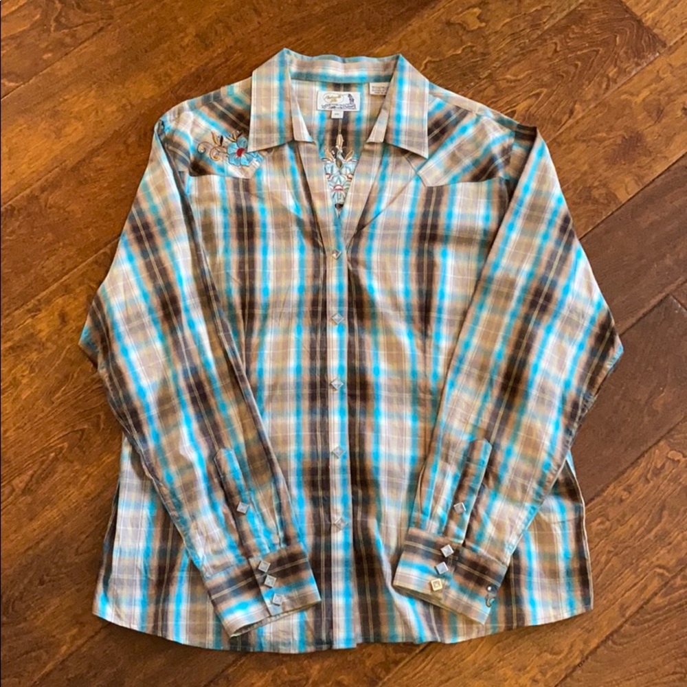 Beautiful Embroidered Pearl Snap Shirt